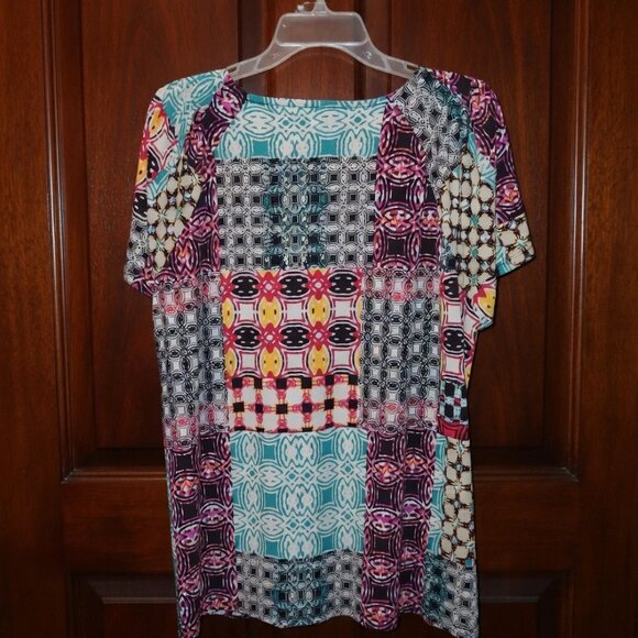 Beautiful patterned blouse - Picture 2 of 3